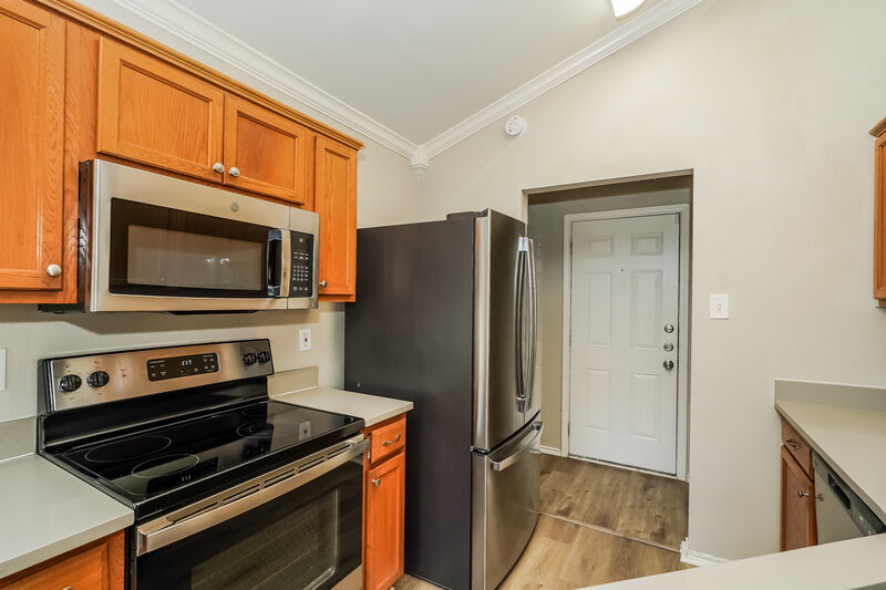 1,940/Mo, 2105 Pacino Dr Fort Worth, TX 76134 Kitchen View 2