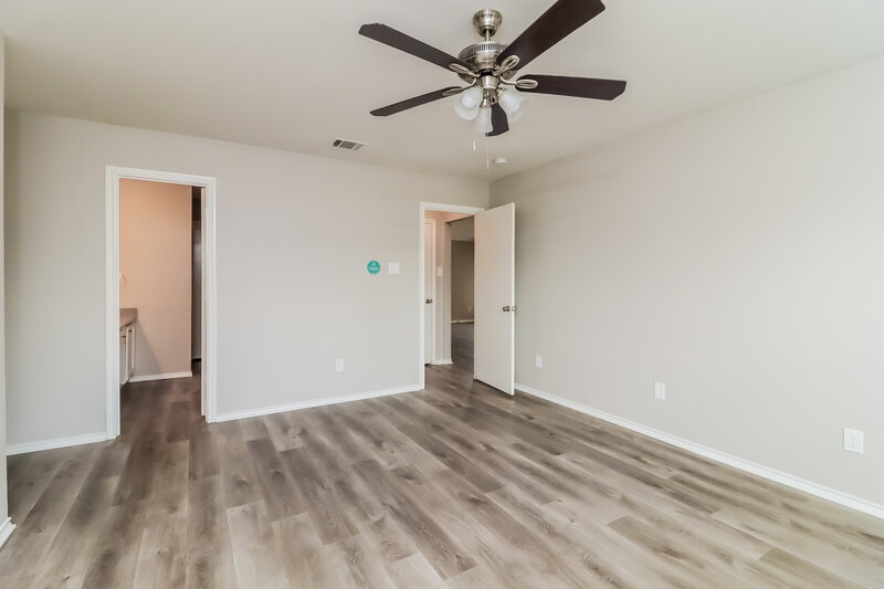 2,180/Mo, 2105 Pacino Dr Fort Worth, TX 76134 Main Bedroom View 2