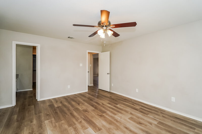 1,940/Mo, 2105 Pacino Dr Fort Worth, TX 76134 Main Bedroom View 2