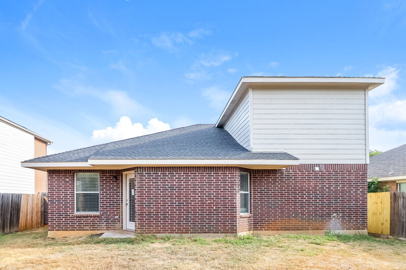 2,180/Mo, 2105 Pacino Dr Fort Worth, TX 76134 Rear View