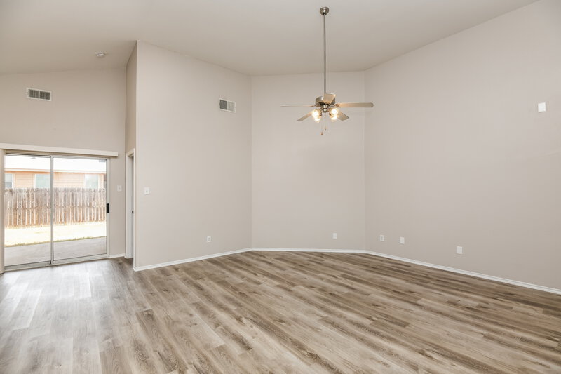 2,050/Mo, 3216 Florian Ln Fort Worth, TX 76108 Living Room View 3
