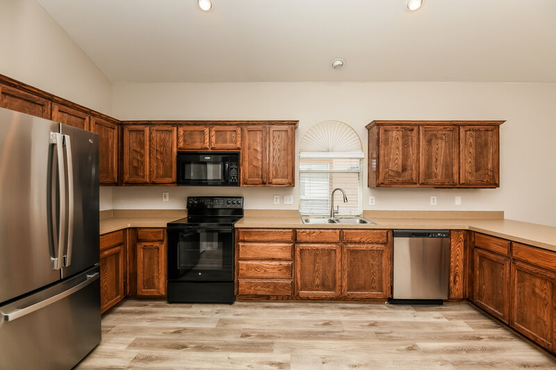 2,050/Mo, 3216 Florian Ln Fort Worth, TX 76108 Kitchen View 2
