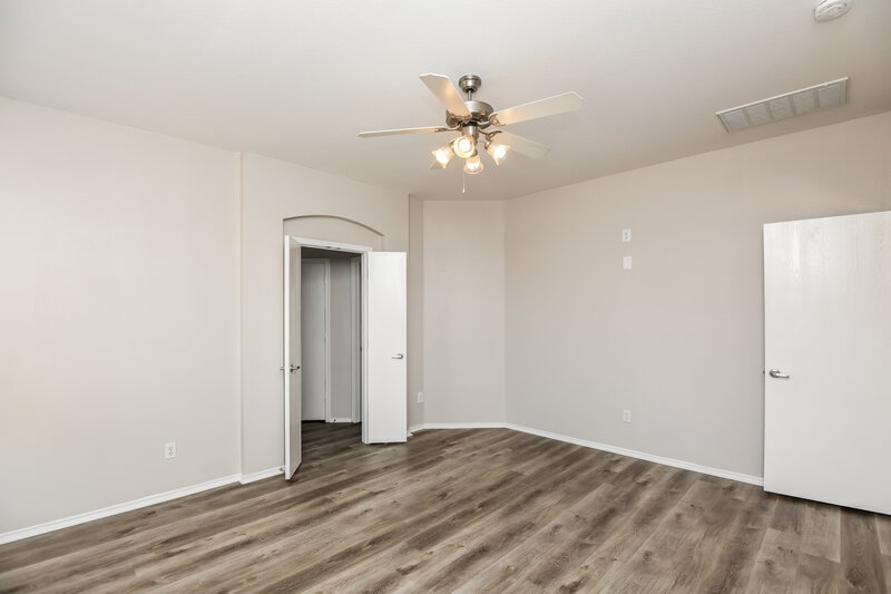 2,050/Mo, 3216 Florian Ln Fort Worth, TX 76108 Main Bedroom View 2