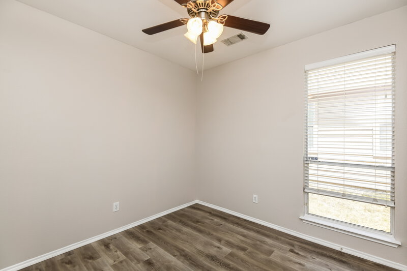 2,050/Mo, 3216 Florian Ln Fort Worth, TX 76108 Bedroom View 2