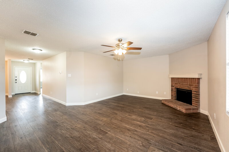 2,215/Mo, 1216 Beatty Dr Cedar Hill, TX 75104 Living Room View