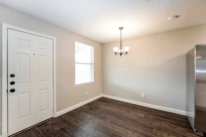 2,215/Mo, 1216 Beatty Dr Cedar Hill, TX 75104 Dining Room View 2