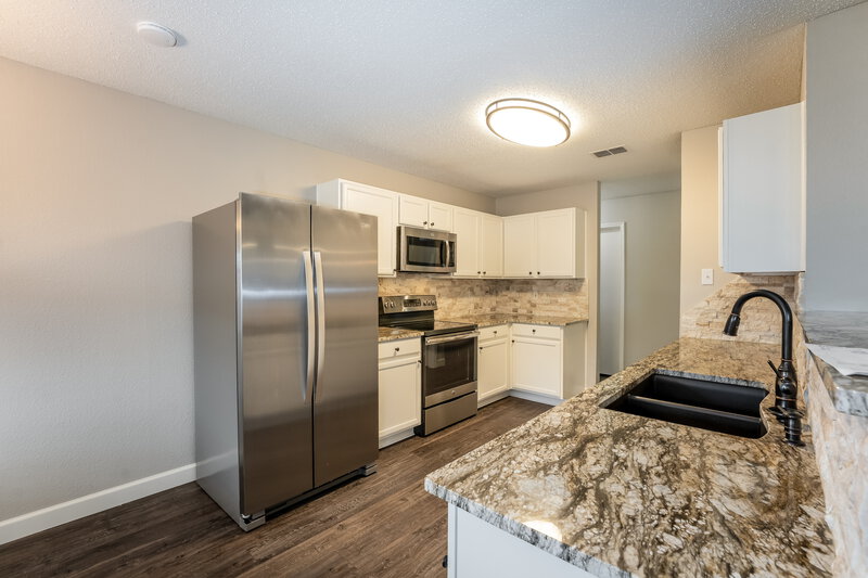 2,215/Mo, 1216 Beatty Dr Cedar Hill, TX 75104 Kitchen View