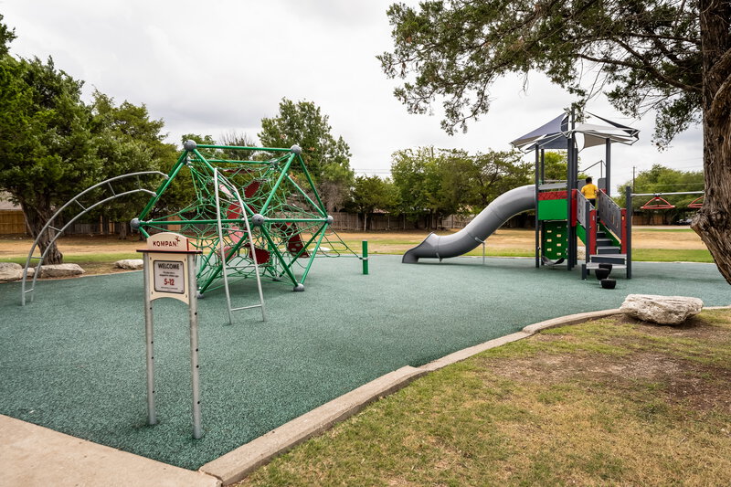 2,215/Mo, 1216 Beatty Dr Cedar Hill, TX 75104 Amenity View 4