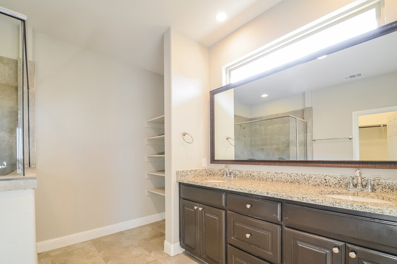 2,490/Mo, 1212 Roping Reins Way Haslet, TX 76052 Main Bathroom View