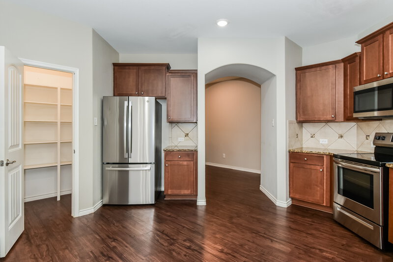2,285/Mo, 3136 Honeycomb Way Royse City, TX 75189 Kitchen View 2