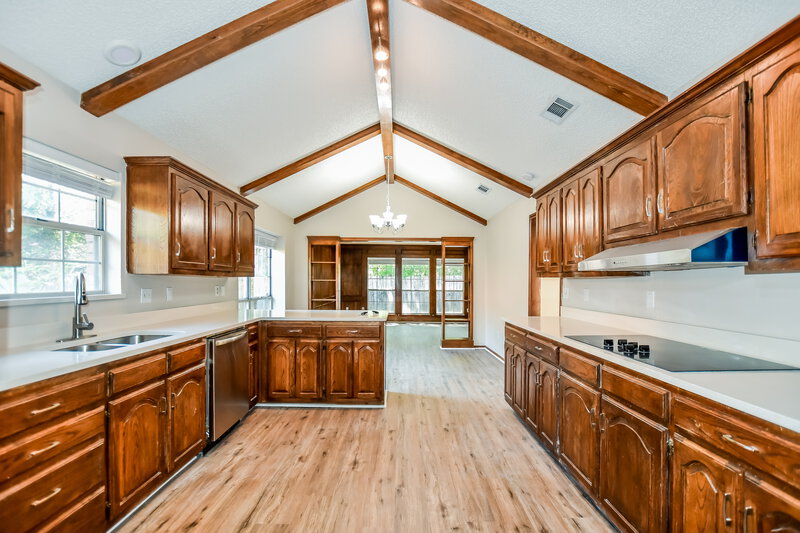 2,485/Mo, 712 Creek Tree Dr Desoto, TX 75115 Kitchen View