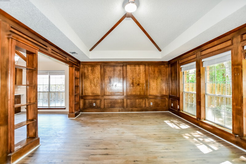 2,485/Mo, 712 Creek Tree Dr Desoto, TX 75115 Family Room View 2