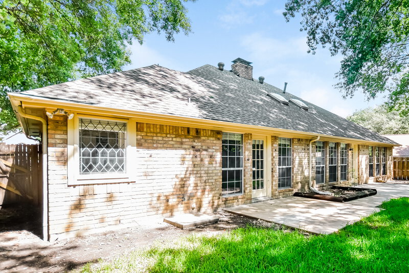 2,485/Mo, 712 Creek Tree Dr Desoto, TX 75115 Rear View 2
