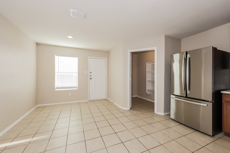 1,875/Mo, 1316 Hazelnut Dr Fort Worth, TX 76140 Dining Room View