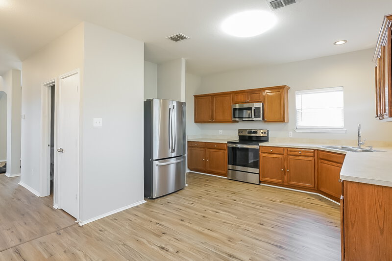 2,785/Mo, 1829 Serena Dr Lancaster, TX 75134 Kitchen View