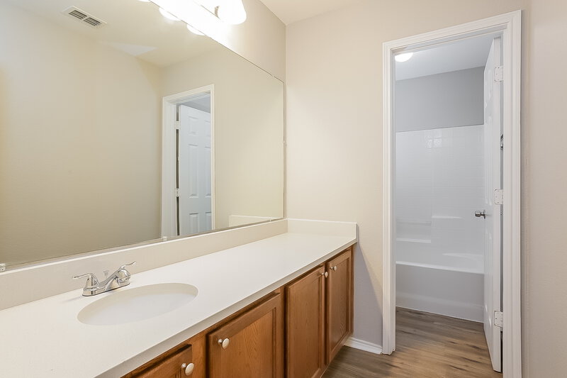 2,785/Mo, 1829 Serena Dr Lancaster, TX 75134 Bathroom View