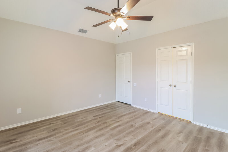 2,035/Mo, 427 Chancellorsville Dr Mesquite, TX 75149 Main Bedroom View 2