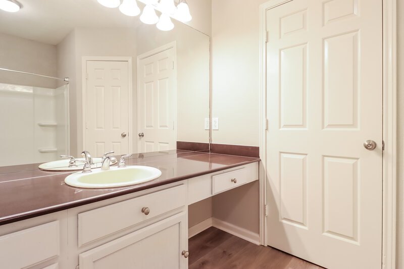 2,035/Mo, 427 Chancellorsville Dr Mesquite, TX 75149 Bathroom View