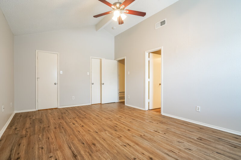 2,200/Mo, 5016 Santa Fe Ct Arlington, TX 76017 Main Bedroom View 2