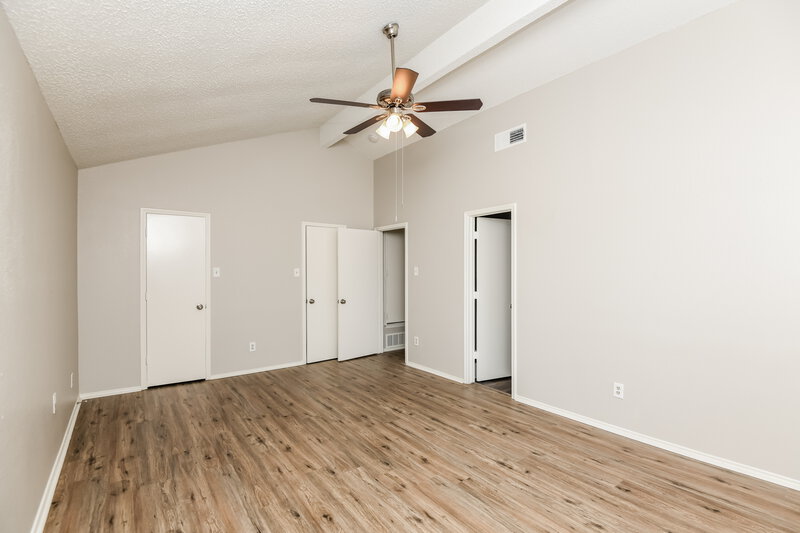 2,255/Mo, 5016 Santa Fe Ct Arlington, TX 76017 Main Bedroom View 2