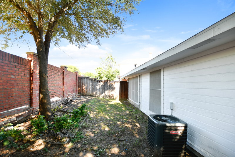 2,125/Mo, 428 Loma Alta Dr Mesquite, TX 75150 Rear View