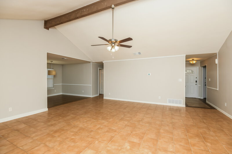 2,440/Mo, 6305 Big Springs Dr Arlington, TX 76001 Living Room View