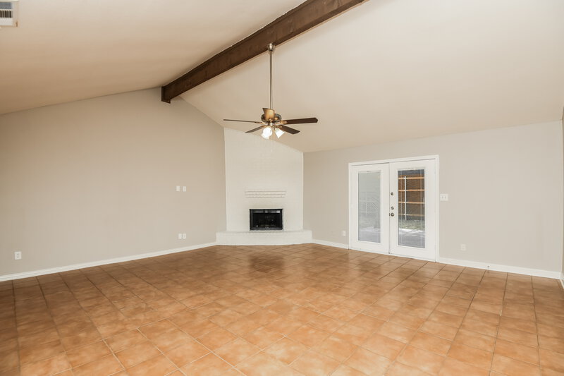 2,440/Mo, 6305 Big Springs Dr Arlington, TX 76001 Living Room View 3