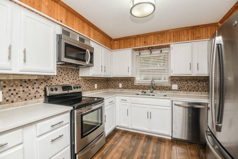 2,440/Mo, 6305 Big Springs Dr Arlington, TX 76001 Kitchen View 2
