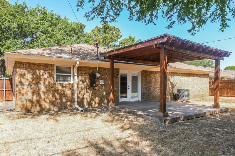 2,440/Mo, 6305 Big Springs Dr Arlington, TX 76001 Rear View