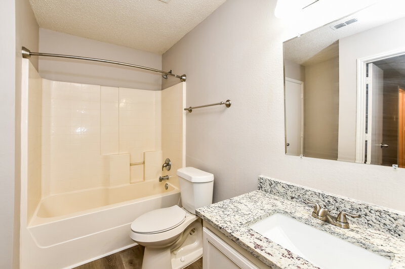 2,555/Mo, 1304 Dawson Way Mesquite, TX 75181 Main Bathroom View