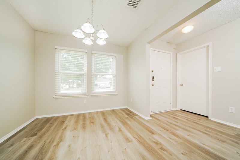 2,070/Mo, 1602 Pin Oak Trl Anna, TX 75409 Dining Room View