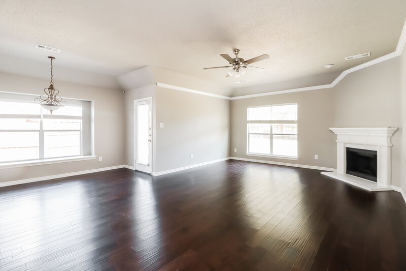 2,710/Mo, 8509 Viridian Ln Fort Worth, TX 76123 Living Room View