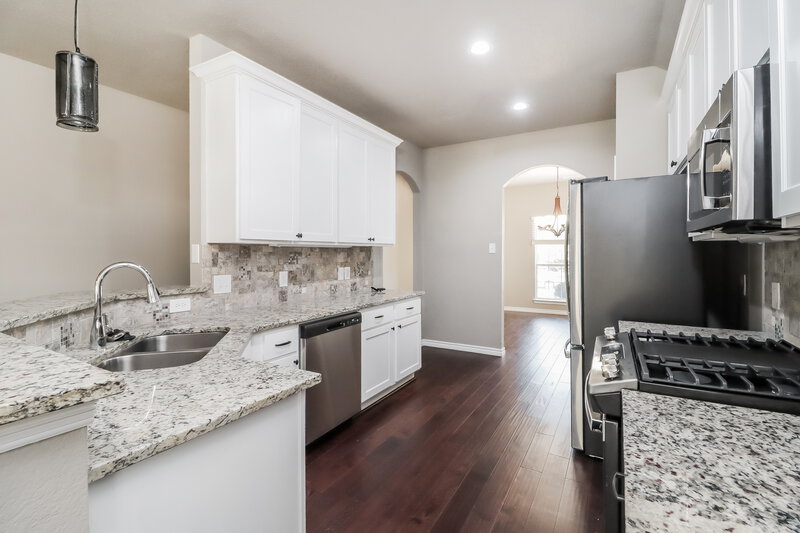 2,710/Mo, 8509 Viridian Ln Fort Worth, TX 76123 Kitchen View 2