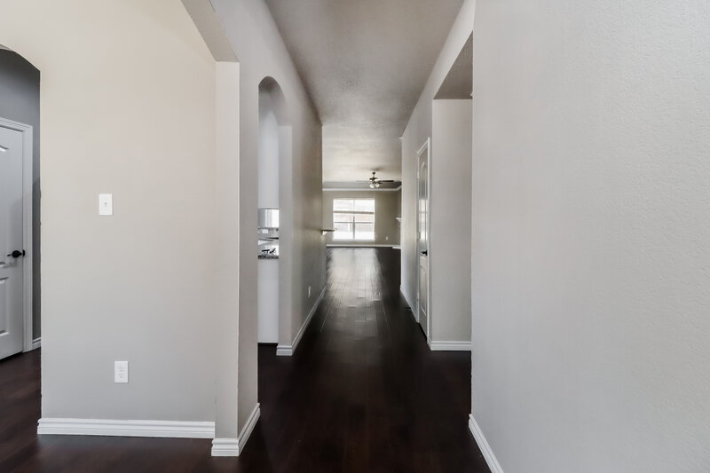 2,710/Mo, 8509 Viridian Ln Fort Worth, TX 76123 Hallway View