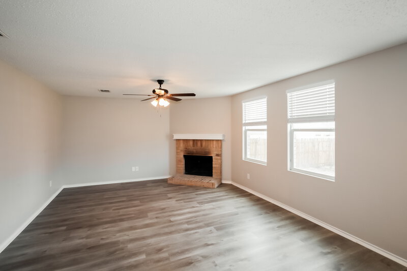 2,125/Mo, 1624 Arbuckle Dr Justin, TX 76247 Living Room View