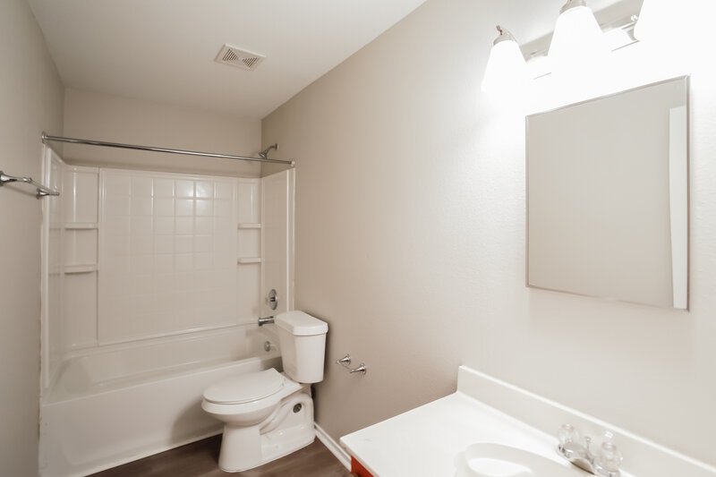 2,125/Mo, 1624 Arbuckle Dr Justin, TX 76247 Bathroom View