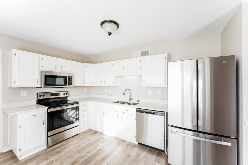 2,010/Mo, 502 Magnolia Dr Forney, TX 75126 Kitchen View 3