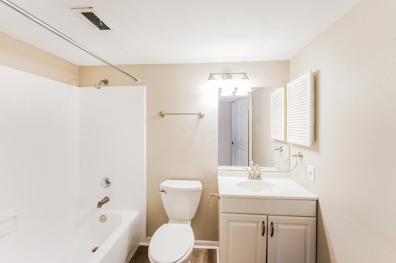 2,010/Mo, 502 Magnolia Dr Forney, TX 75126 Bathroom View