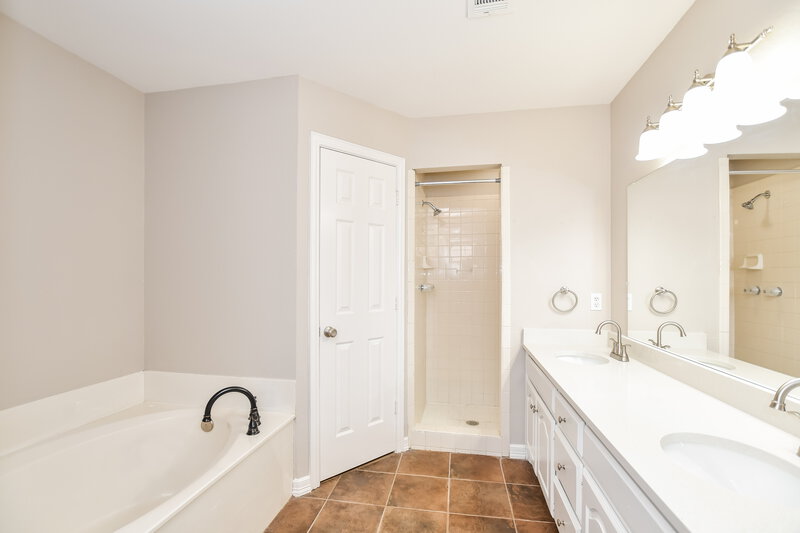 2,260/Mo, 105 Villanova Cir Forney, TX 75126 Main Bathroom View
