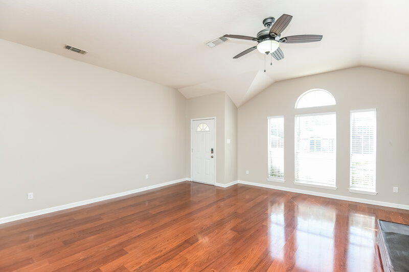 2,155/Mo, 1024 Meadowbend Dr Cedar Hill, TX 75104 Living Room View