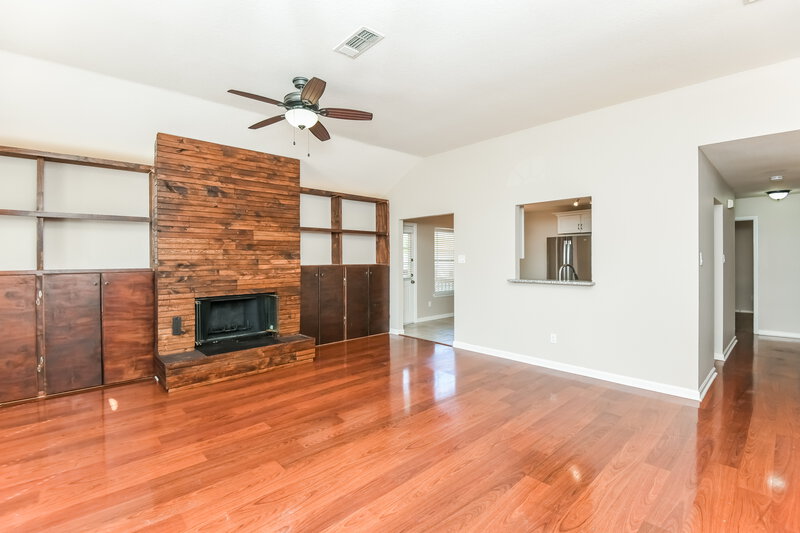 2,155/Mo, 1024 Meadowbend Dr Cedar Hill, TX 75104 Living Room View 3