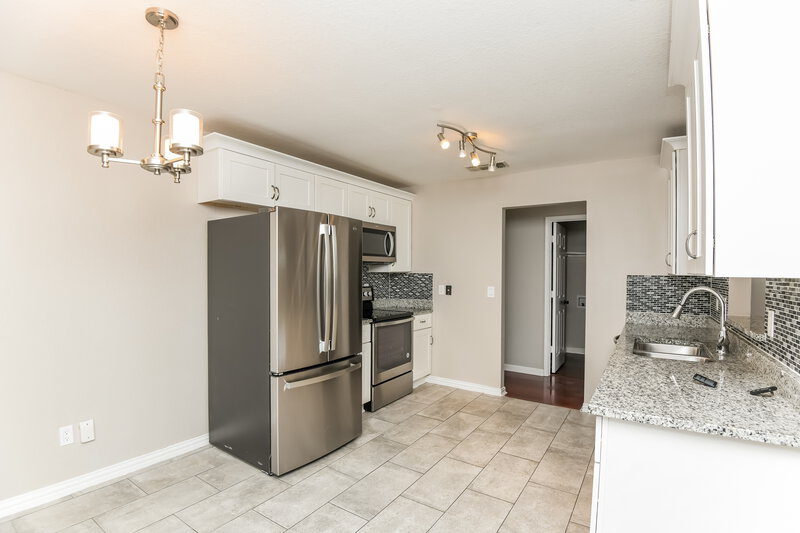 2,155/Mo, 1024 Meadowbend Dr Cedar Hill, TX 75104 Kitchen View 3