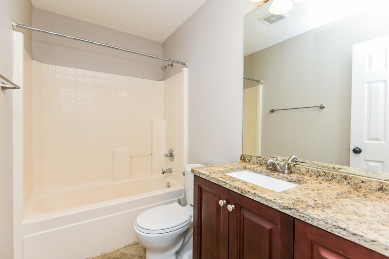 2,155/Mo, 1024 Meadowbend Dr Cedar Hill, TX 75104 Bathroom View
