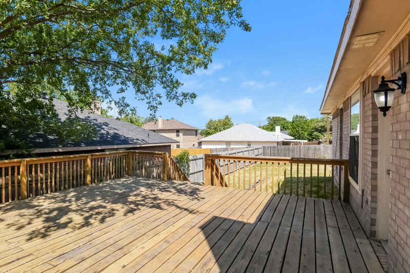 2,155/Mo, 1024 Meadowbend Dr Cedar Hill, TX 75104 Deck View