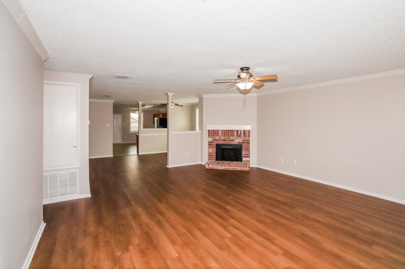 2,285/Mo, 3310 Andalusian Dr Denton, TX 76210 Living Room View