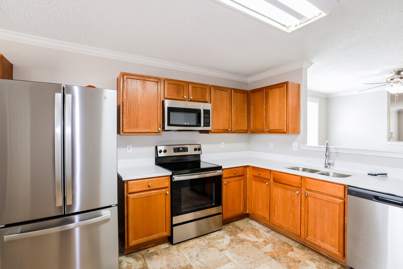 2,285/Mo, 3310 Andalusian Dr Denton, TX 76210 Kitchen View 2