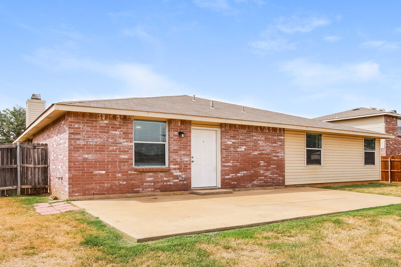 2,285/Mo, 3310 Andalusian Dr Denton, TX 76210 Rear View