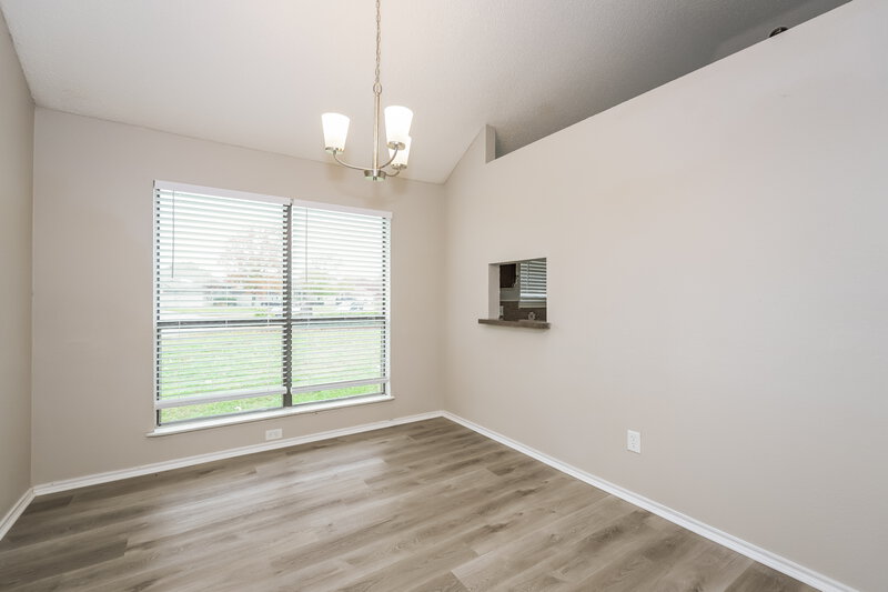 2,330/Mo, 2301 Weyborn Dr Arlington, TX 76018 Dining Room View