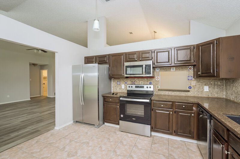 2,330/Mo, 2301 Weyborn Dr Arlington, TX 76018 Kitchen View