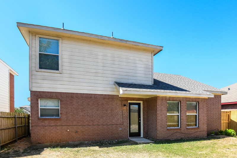 2,275/Mo, 2108 Deniro Dr Fort Worth, TX 76134 Rear View